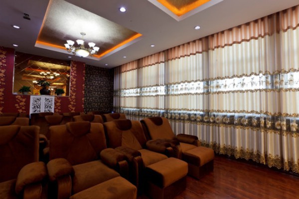 红雪松桑拿板，您的健康生活伴侣(红雪松价格)